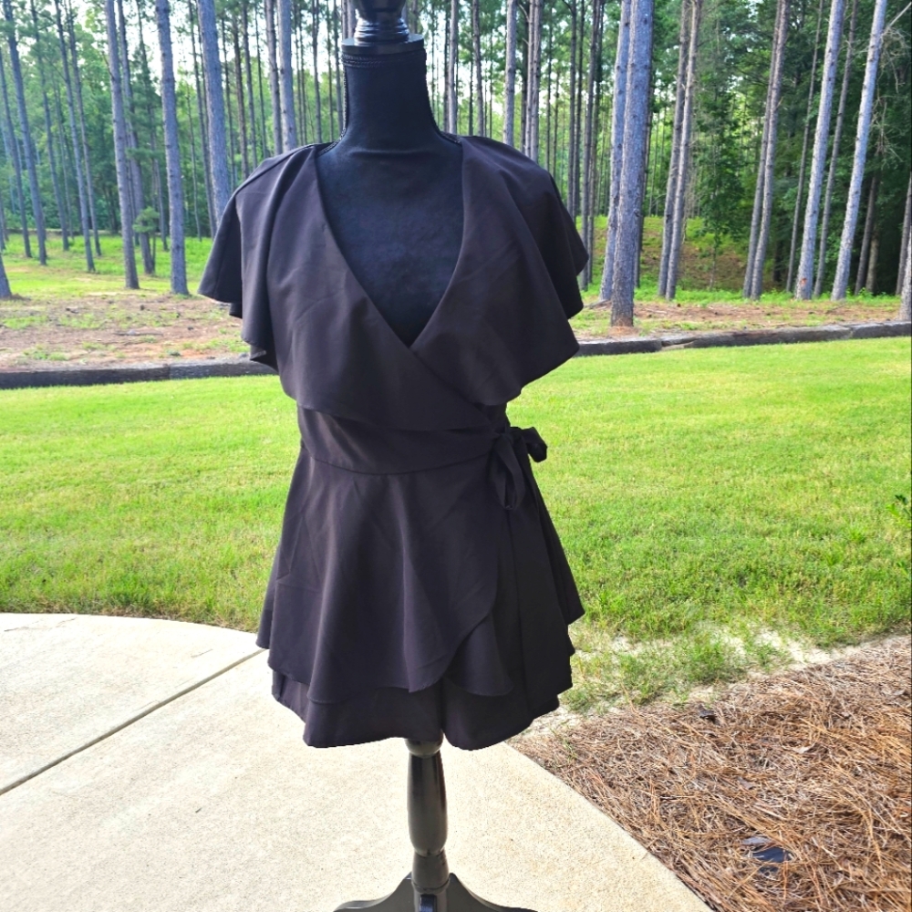 Main Strip Black Top Wrap Dress Size Small Classic